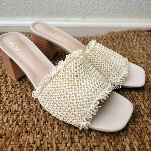 Brand new never worn Size 9 New York and Company Yasmin Mule shoes